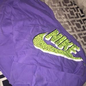 Cropped purple Nike sweater 😍